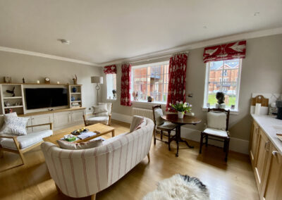 OPEN PLAN LIVING & STUDY